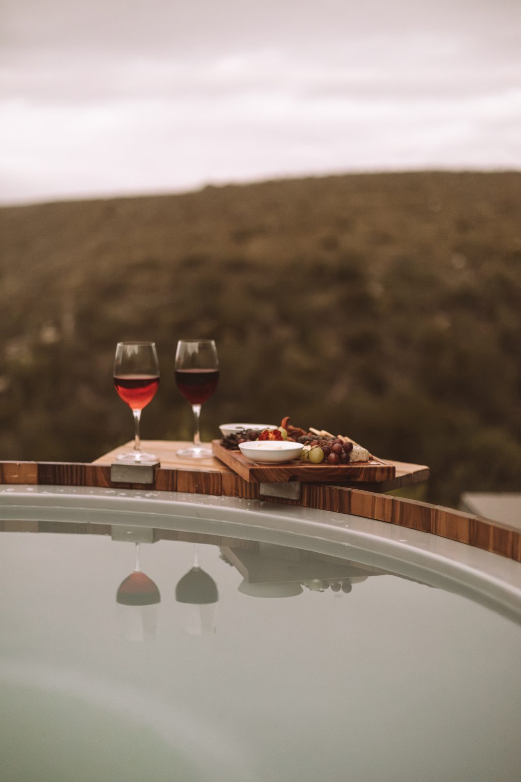 Nyosi accommodation with pool overlooking the game farm